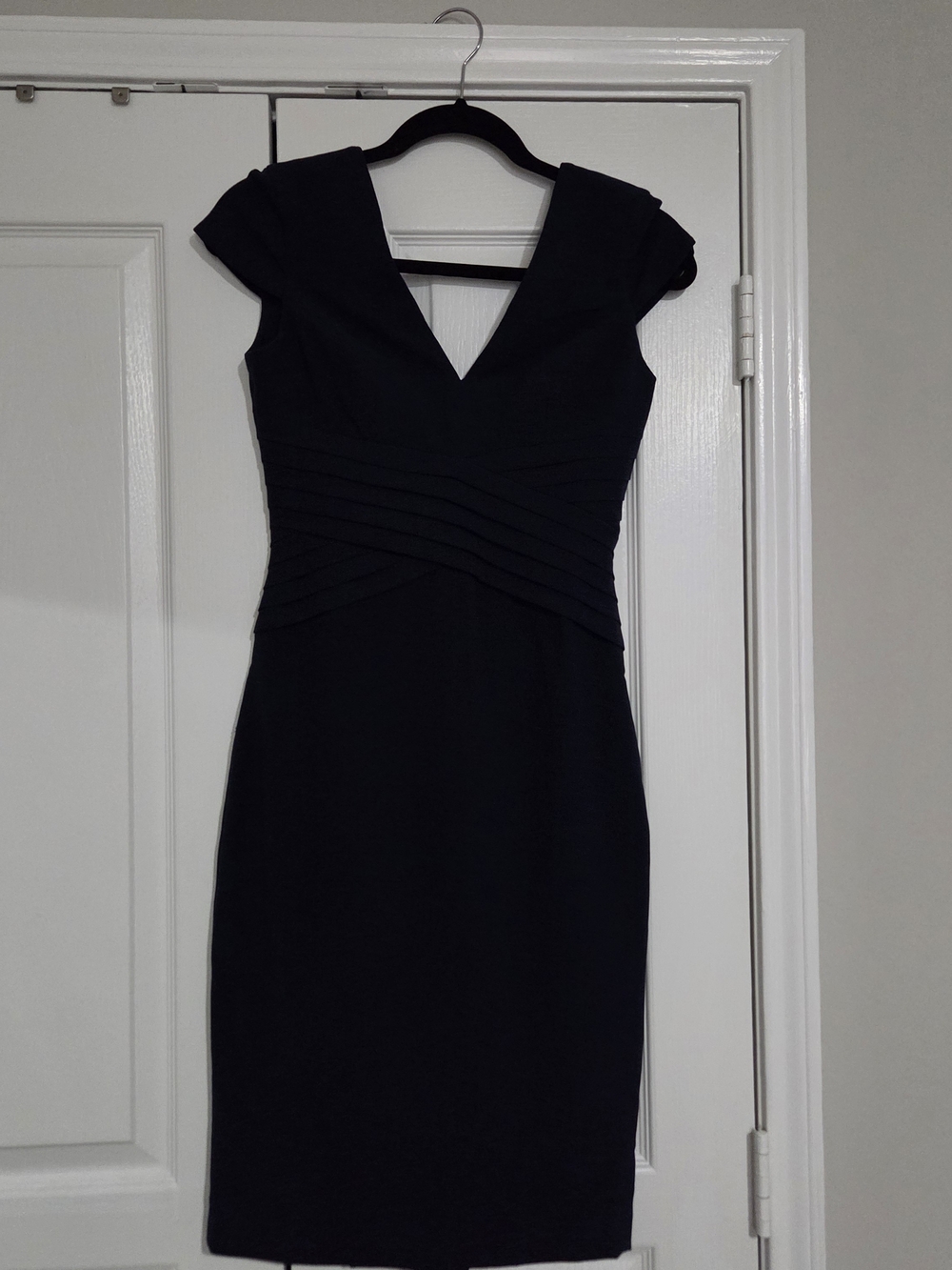 Dress the Population Navy V‑Neck Midi Sheath Dress